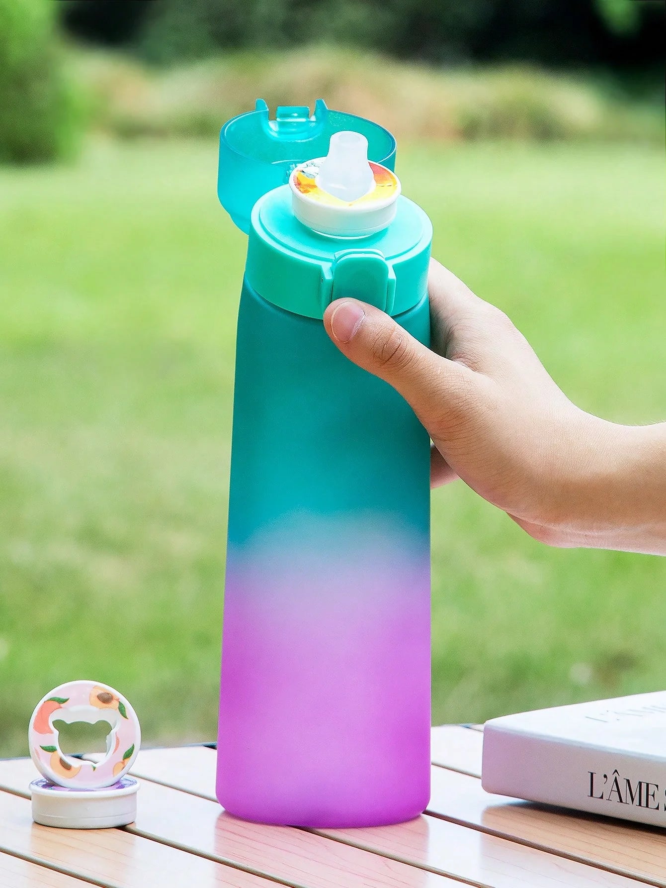 Gradient Scented Water Bottle with Flavor Pods 650ml Sports Drink Cup