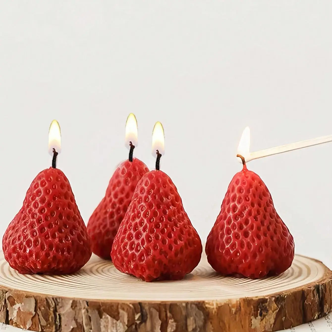 Handmade Strawberry Scented Candle Aesthetic Wax Gift for Home Decor - 10