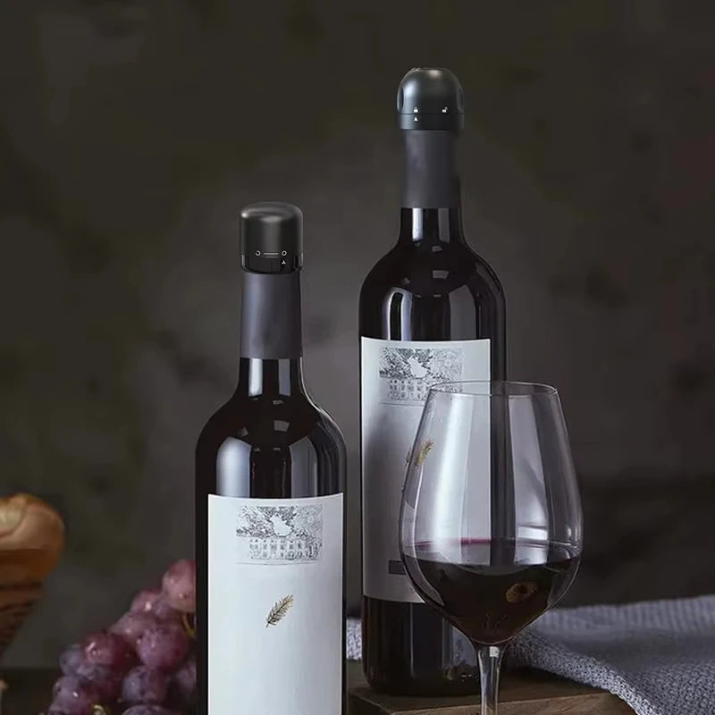 Rotating Wine and Champagne Bottle Stopper Leak Proof Sealing Plug