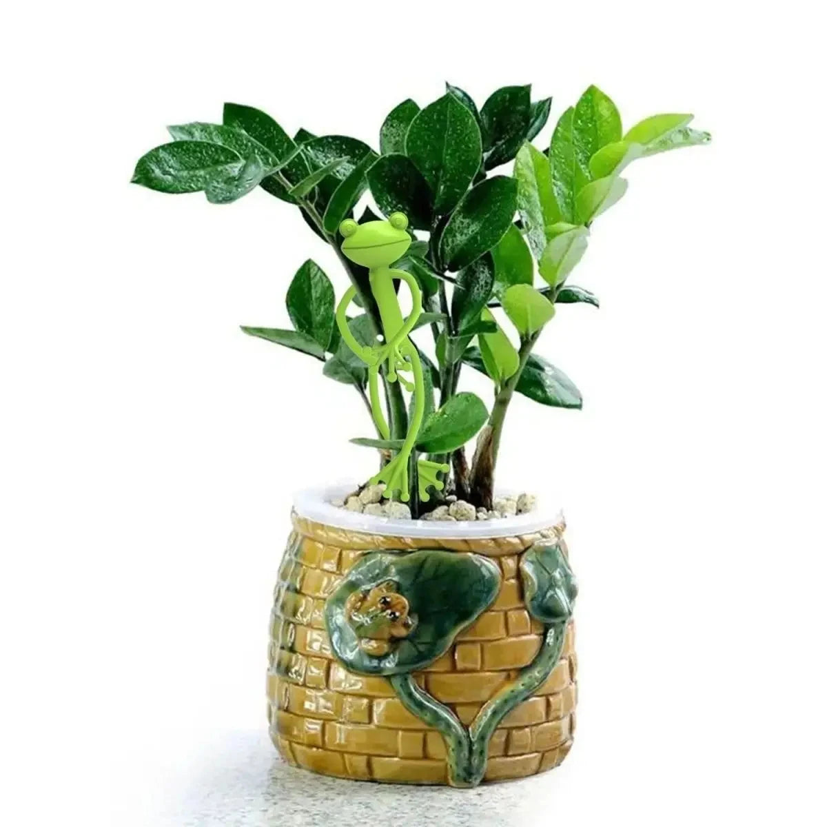 Frog Plant Support Stakes Climbing Vine Clips Garden Decorative Holders - 9