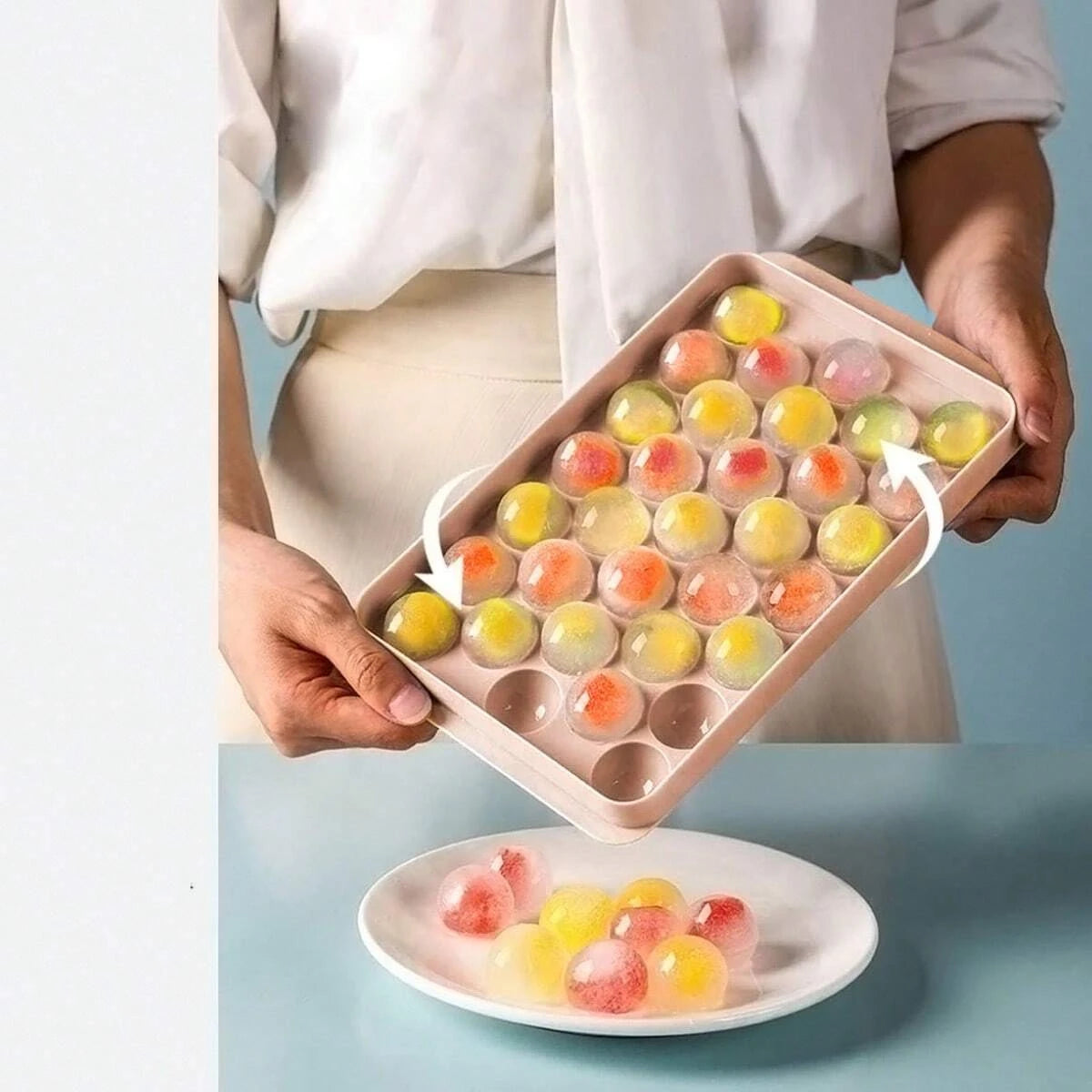 Round Ice Cube Tray Set with Storage Bin and Scoop for Whiskey Cocktail