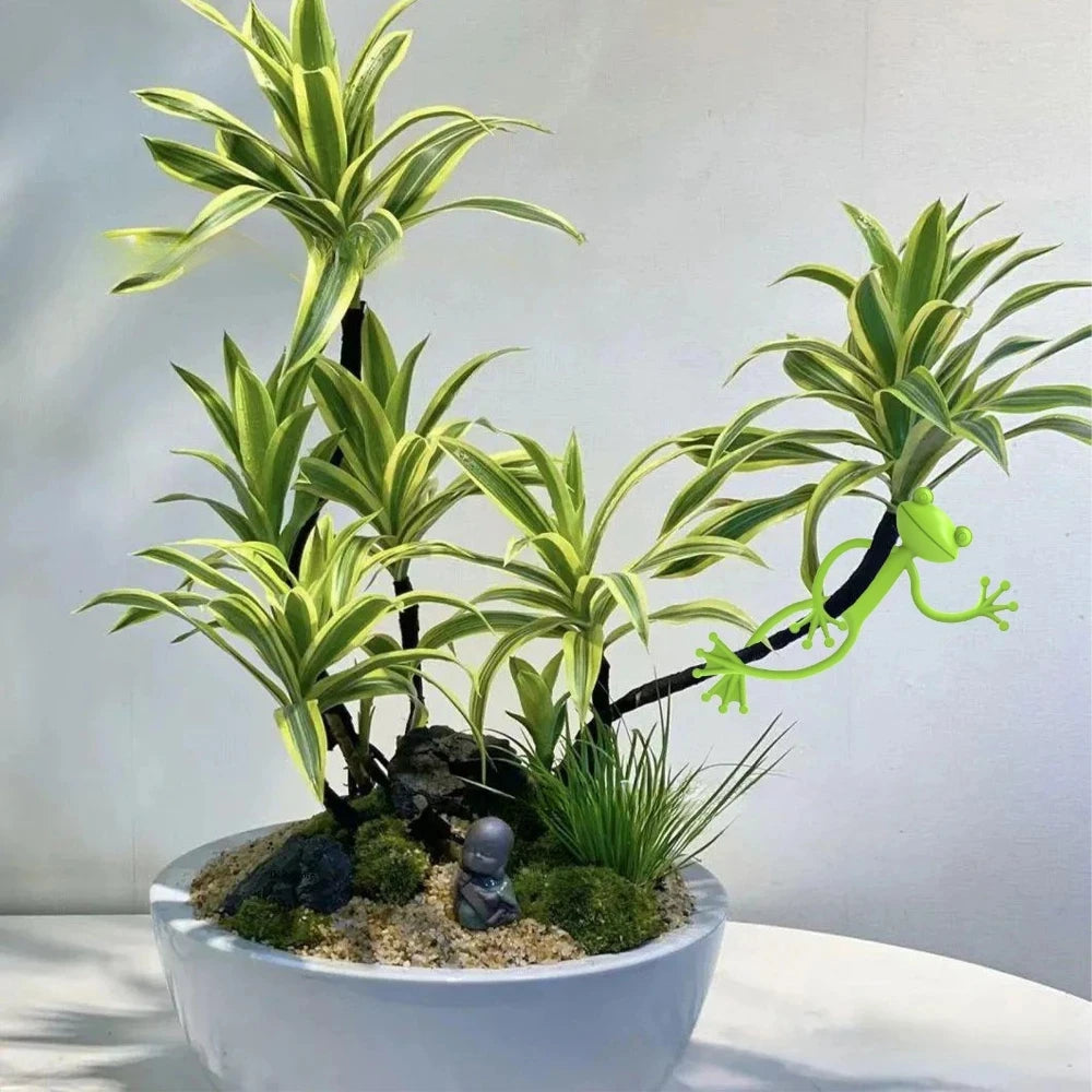 Frog Plant Support Stakes Climbing Vine Clips Garden Decorative Holders - 4