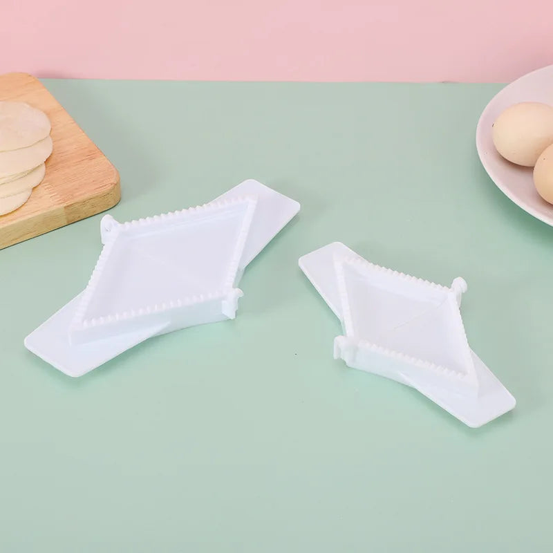 Triangular Dumpling Maker Set Kitchen DIY Dough Press Mold 2 Pack