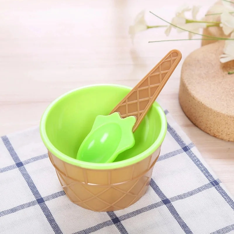 4 Piece Ice Cream Bowls and Spoons Set Dessert Sundae Serving Kit - 9