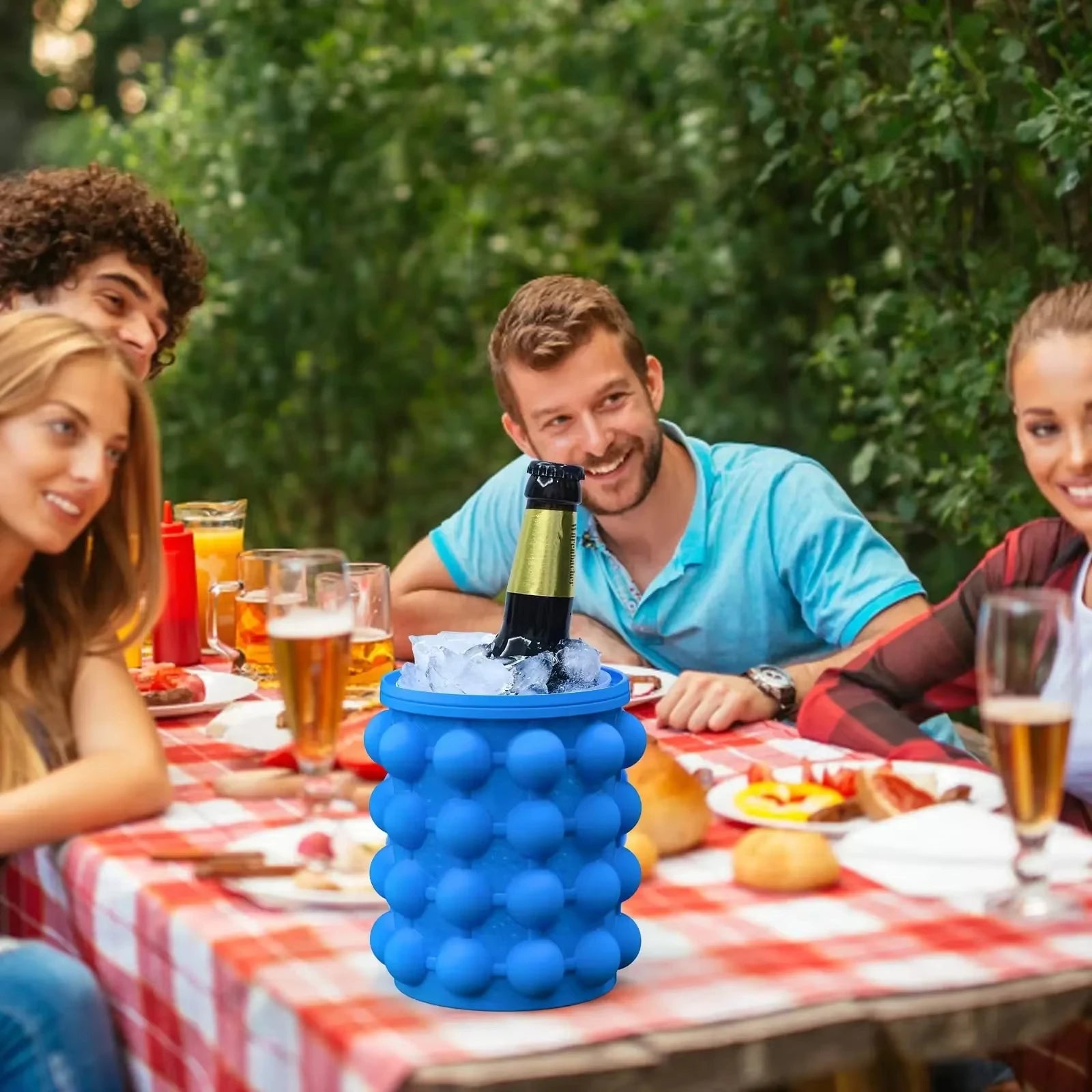 2-in-1 Silicone Ice Cube Mold and Portable Ice Bucket for Drinks