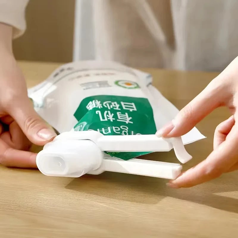 Food Bag Clips with Pouring Spout Sealing Preservation Sealer Tool