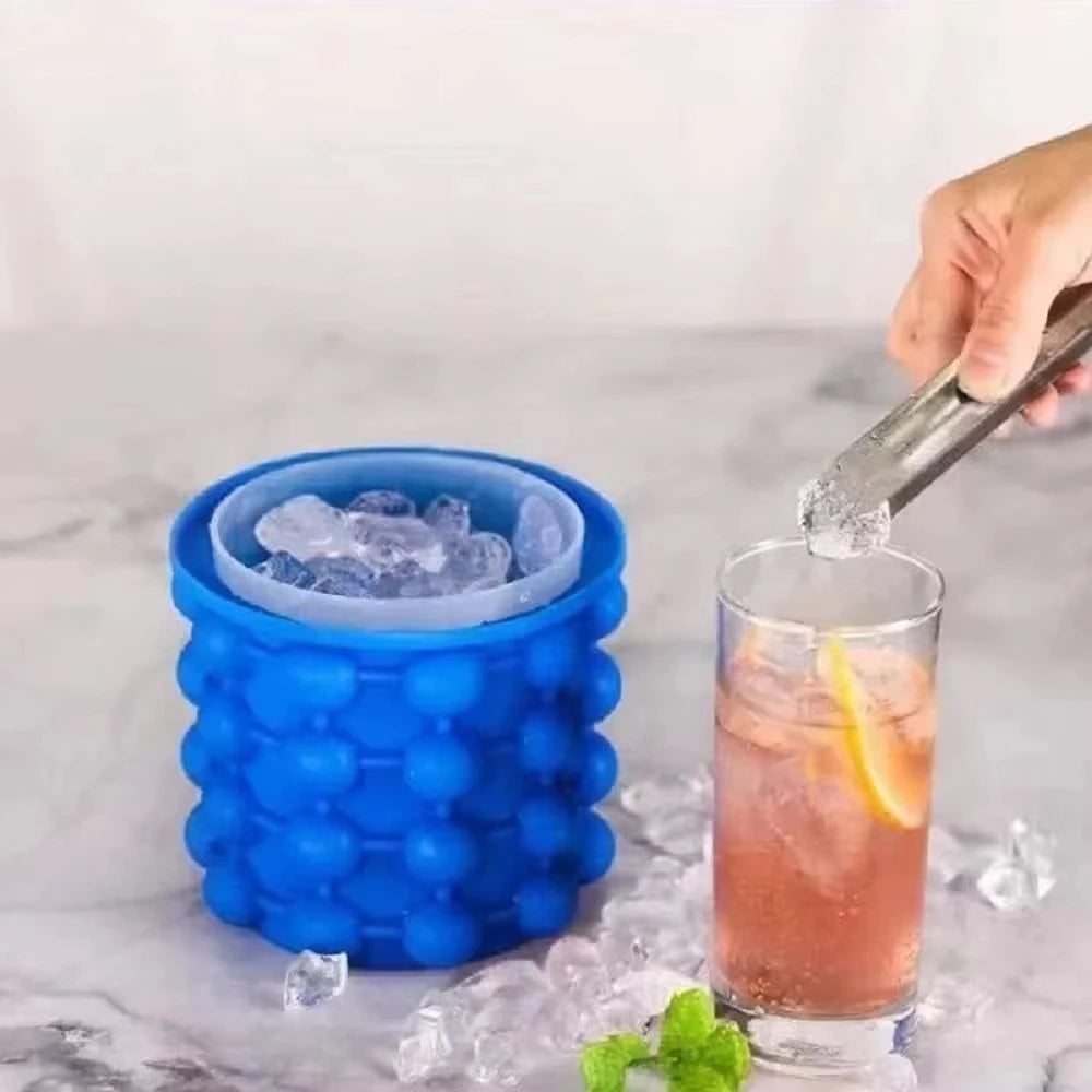 2-in-1 Silicone Ice Cube Mold and Portable Ice Bucket for Drinks - 14