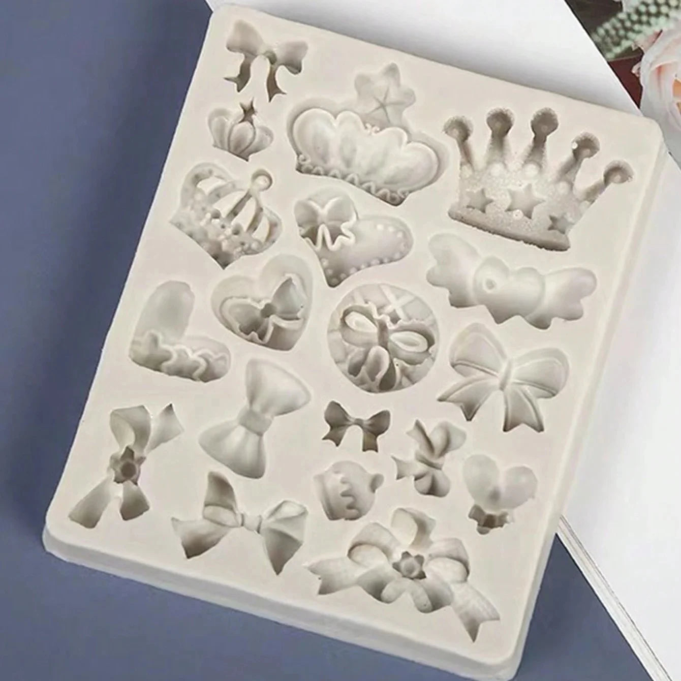 Crown and Bowknot Silicone Cake Mold Fondant Chocolate Decorating Tool - 4